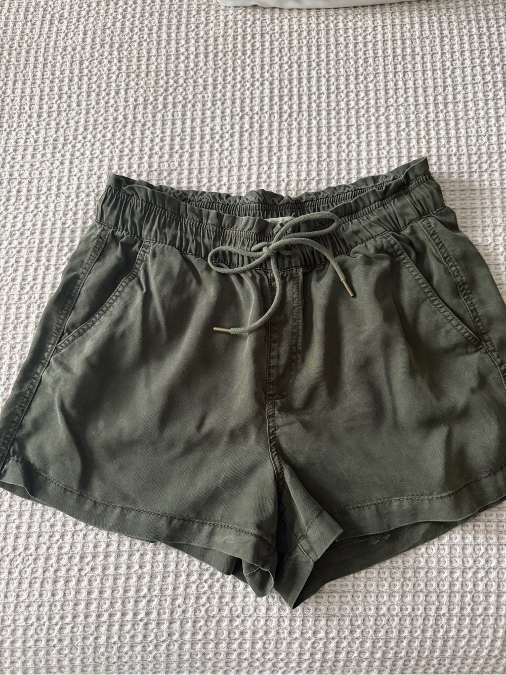 LOFT Olive Green Drawstring Casual Women's Shorts